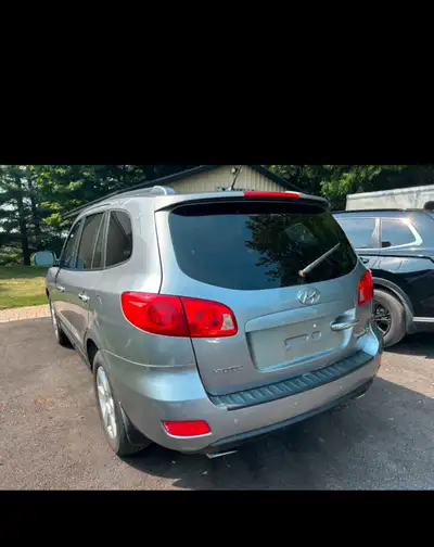 2007 Hyundai sant fe limited AWD with leather and sun roof 278000 ks Runs and drives was on road up...