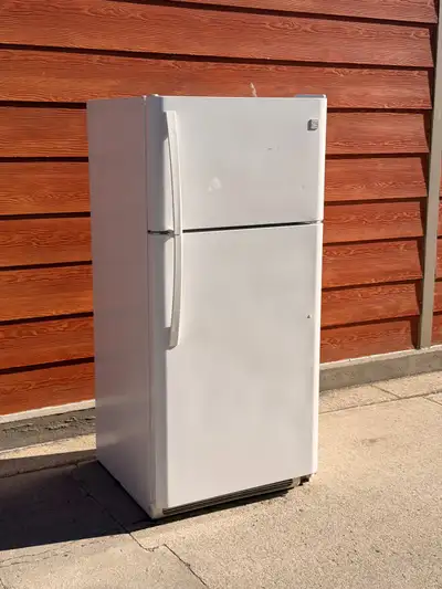 Kenmore Top Freezer Refrigerator 30”, View more