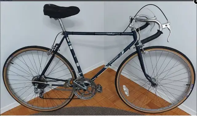 CLASSIC RALEIGH CHALLENGER 10-SPEED ROAD BIKE in Road in London - Image 2