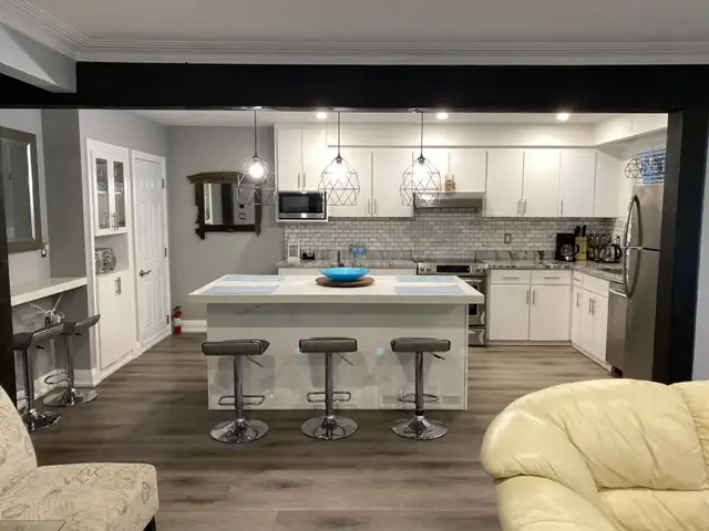 Bar stools set of 2, Silver in Chairs & Recliners in Markham / York Region - Image 10