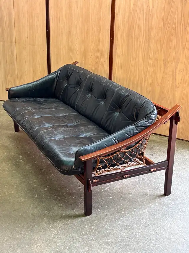 1960s Danish Rosewood and Leather Diplomat Chairs by Finn Juhl in Chairs & Recliners in Victoria - Image 10