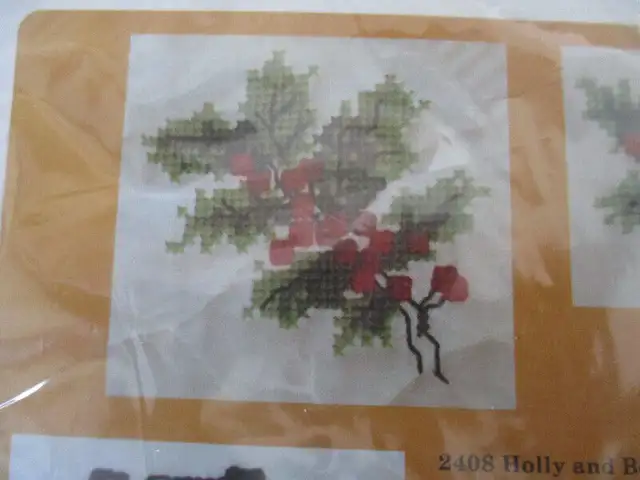 The Creative Circle Kits 2408 Holly and Berries in Hobbies & Crafts in Ottawa - Image 3