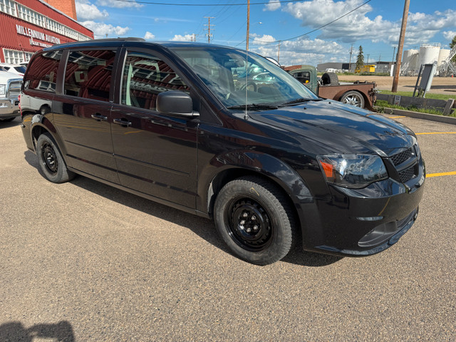 2013 DODGE GRAND CARAVAN LOW KM in Cars & Trucks in Saskatoon - Image 3