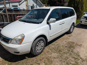 2011 Kia Sedona LX
