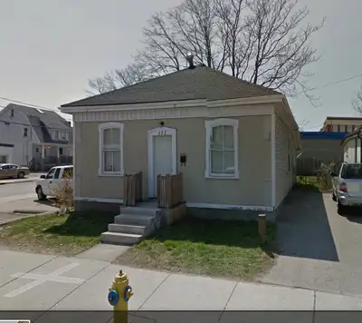 private room for rent sheared 2 washroom and kitchen with others