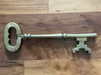 Huge Solid Brass Skeleton Key 12” - Grande cléf en laiton 