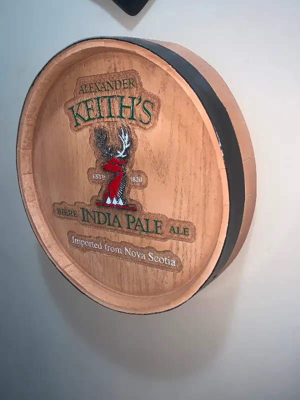 Vintage Alexander Keith Pale Ale Beer Bar sign Mint in Arts & Collectibles in Calgary - Image 3