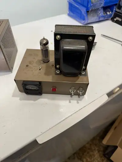 I am offering a used Black Cat JB-12 amplifier. This unit is a compact and powerful amplifier design...