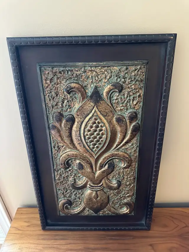 Decorative wall art piece - fleur-de-lis motif  in Home Décor & Accents in Saskatoon - Image 4