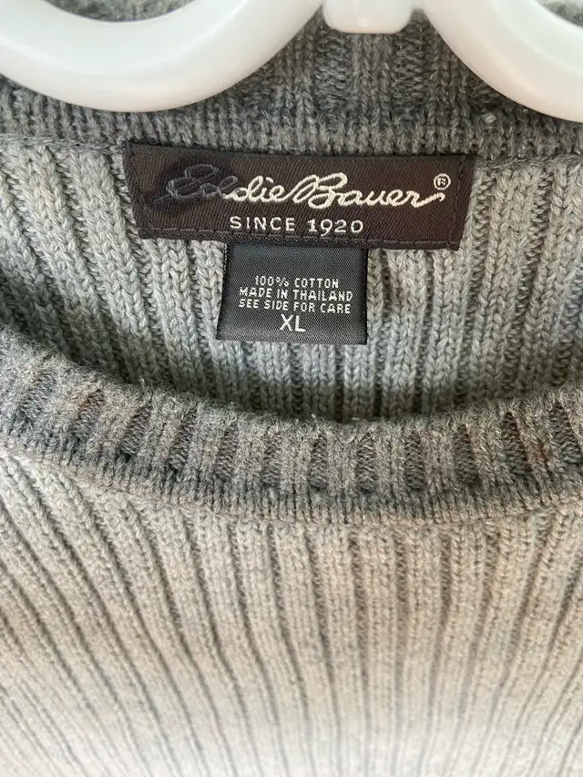 grey wool sweater in Men's in Mississauga / Peel Region - Image 3