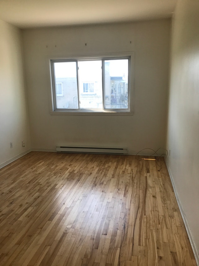 3 1/2 apt. in the Chomedey, Laval, area — photo 1