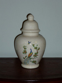 ~~... Ginger Jar with Peacock Motif : Excellent Condition ...