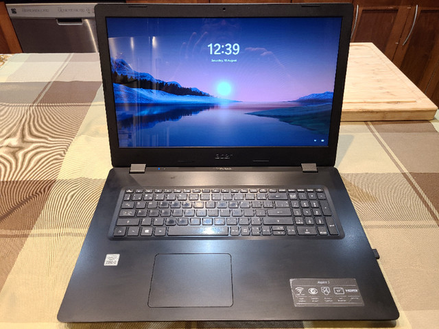 Windows 11, Laptop Acer Inspire 3, 12 GB RAM comme neuf! in Laptops in Laurentides