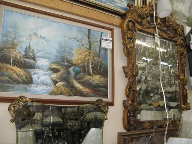 FINAL SALE OF LIGHTING STORE CONTENTS – AT LOW, LOW, PRICE !!! in Other Business & Industrial in City of Toronto - Image 9