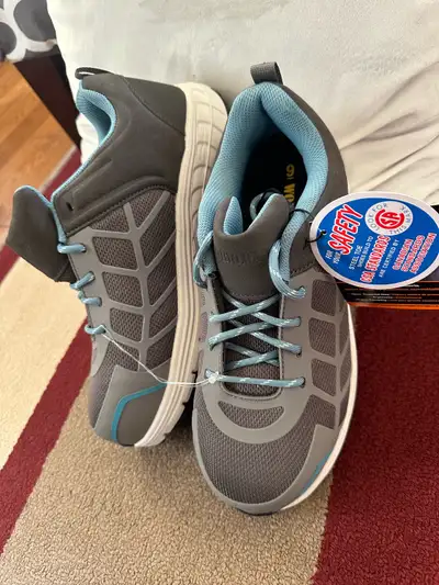Women’s and men’s Safety shoes, View more