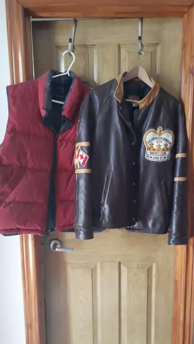MEN'S PUFFER VEST, View more