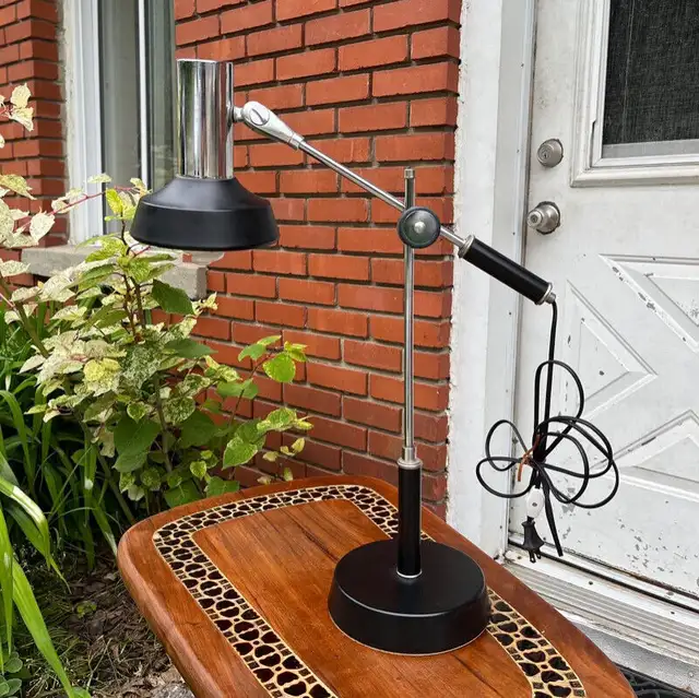 Adjustable mcm cantilever desk lamp by prestige lampe bureau in Indoor Lighting & Fans in City of Montréal - Image 4
