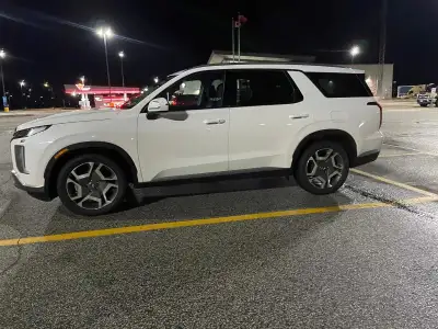 Ride available mississauga to windsor at 4 pm on 6 May contact 2898902604