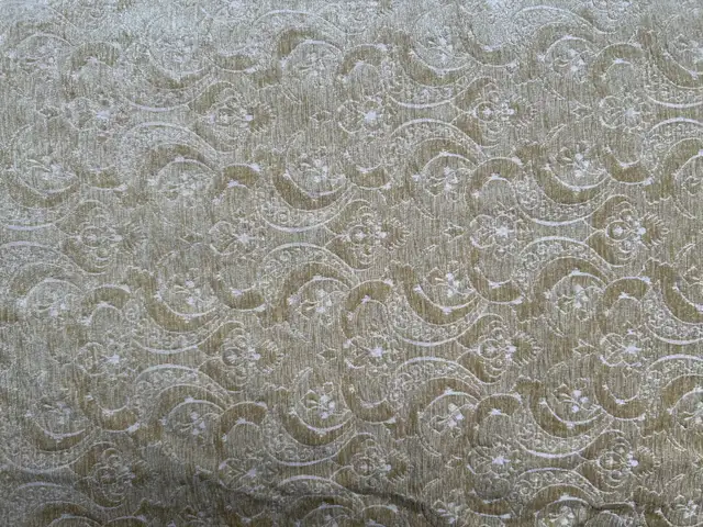 Couvre-lit/Bedspread in Bedding in Longueuil / South Shore - Image 6