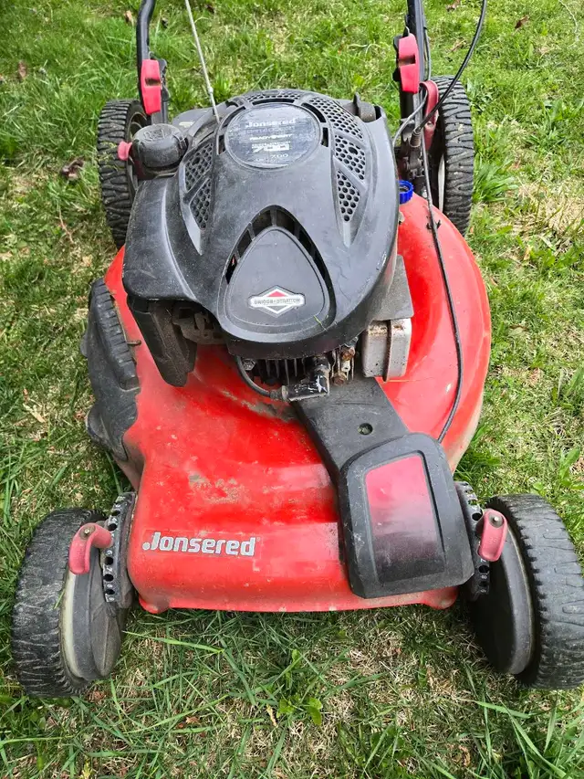 Tondeuse Autotractée 22" in Lawnmowers & Leaf Blowers in Longueuil / South Shore - Image 3