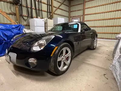 2006 Pontiac Solstice Convertible – Manual – LOW KM – 1 of First 1000 – Collector Condition – $17,50...