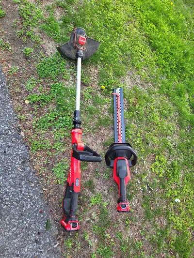Perfect for small properties! Craftsman V20 cordless hedge trimmer with a 22-inch blade. Includes a...