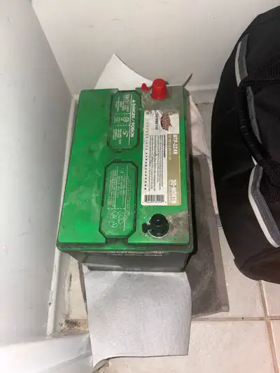 Battery came off from a SUV, and work in most vehicles. In good condition and is a size 124R. 30 mon...