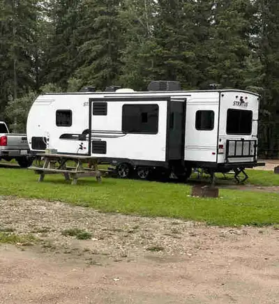 open to reasonable offers-beautiful couples trailer/private bedroom with tv/fireplace/power awning/l...