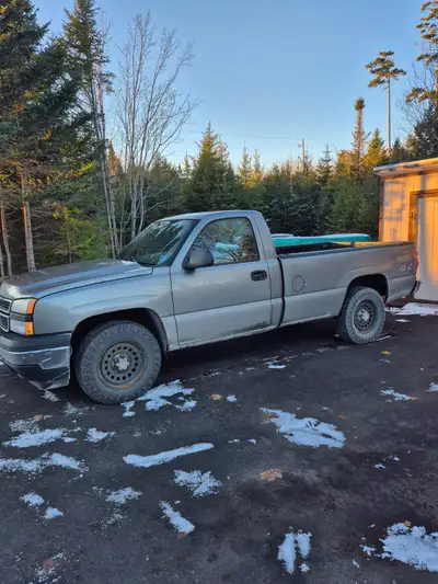 Used 2006 Chevy 1500 (Silverado) 4 X 4 single cab truck with V6 and 4 speed automatic transmission f...