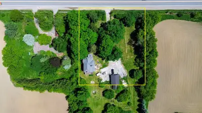 BEAUTIFUL RENOVATED HOME WITH 1 ACRE LOT IN CALEDON 10 MINUTES FROM BRAMPTON. THIS LOT IS LOCATED ON...
