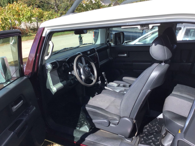 Fj cruiser in Cars & Trucks in Cape Breton - Image 3