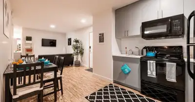 Private room available in a 4-bedroom unit at Horizon Residence (downtown Edmonton). Fully furnished...