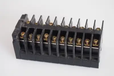BN series BNH15MW terminal blocks. Standard touch-down, 1 pole 16 A, M 3 screw, 8 mm width, 600 V ma...