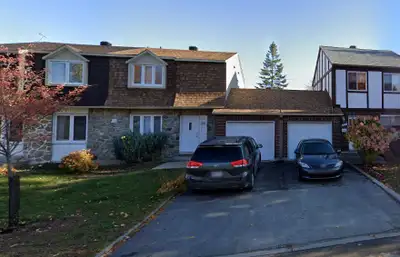 Belle maison à louer – West Island Disponible dès le 1er juillet 2025, cette spacieuse et bien entre...