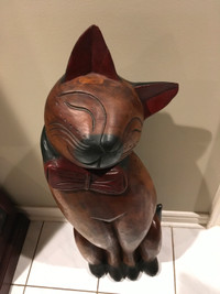 METER TALL WOODEN CAT SCULPTURE / CARVING