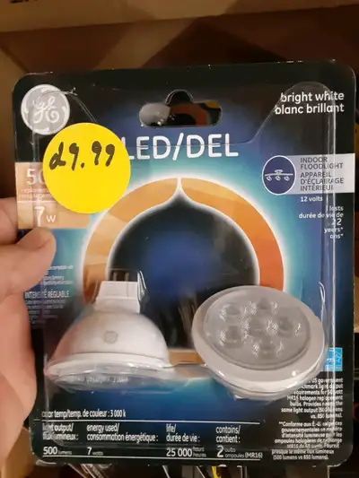 Ampoules LED OU DEL Le prix de vente n'es pas celui afficher 50% de rabais Négociable toutes neuve J...