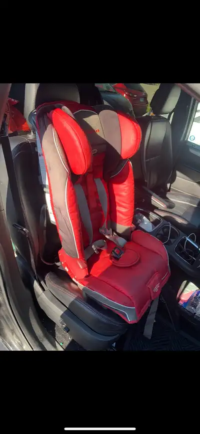 Diono Radian RXT Transform your family's journey with the Diono Radian RXT car seat. Designed with a...