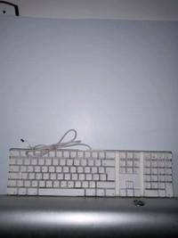 Apple USB Keyboard A1048 ( EMC 1944 ) White Clear