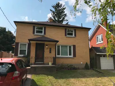 2-Bedroom Upper Unit in Central Frederick (Kitchener)