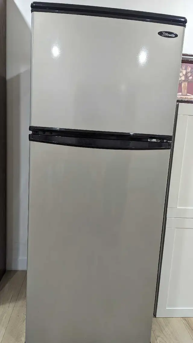 frigo congélateur , fridge freezer DANBY in Refrigerators in City of Montréal - Image 2