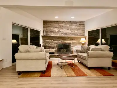 furnished room with Utilities included
