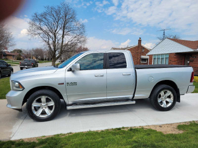 2014 Dodge RAM 1500 4x4 Hemi Quad cab