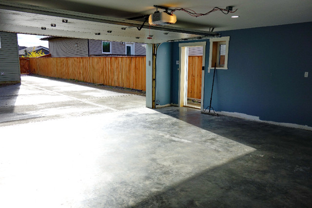 Heated Garage or Workshop Space in Whistle Bend in Long Term Rentals in Whitehorse - Image 2