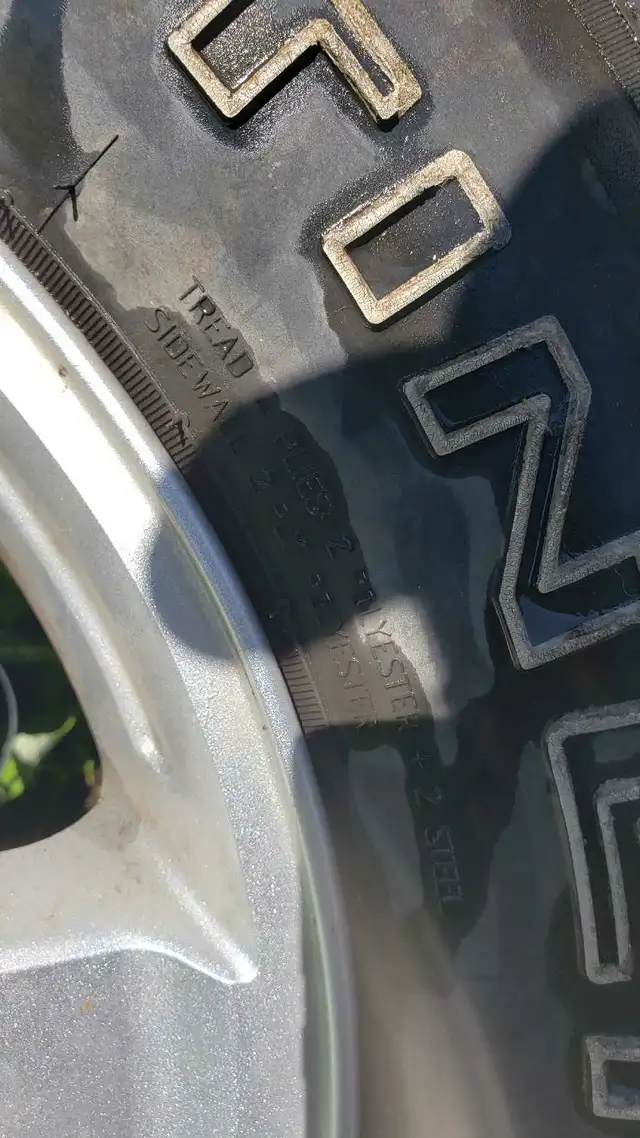 4 Continental tires and Ford rims P235/70R16 in Tires & Rims in City of Montréal - Image 10