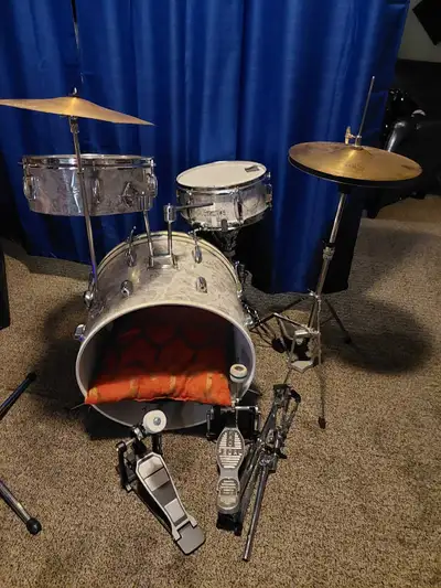 Drum set beginner/jam set, extras, View more