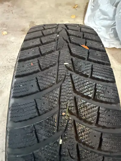 Laufenn fit ice. Used for about 2000kms off a 2017 Santa Fe sport rims are 5x114.3 bolt pattern hub...