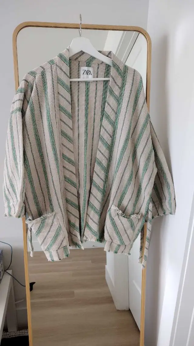 cotton top in Women's - Tops & Outerwear in City of Halifax - Image 4