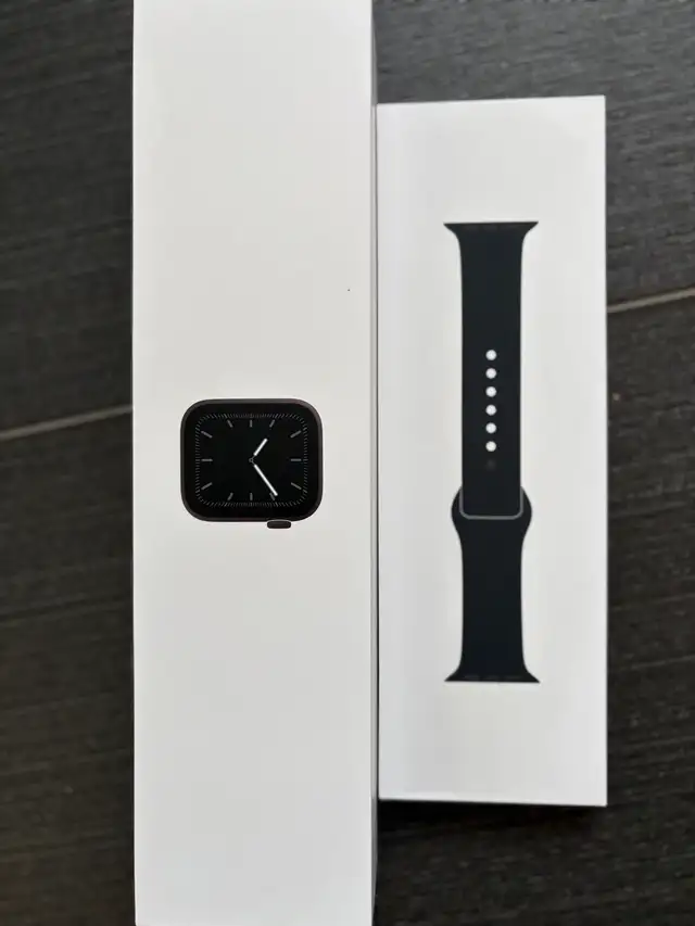 Apple Watch Series 5 40mm  Stainless Steel (GPS + Cell in Jewellery & Watches in Markham / York Region - Image 3