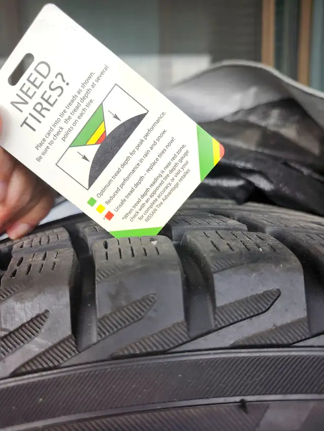 Snow tires64520003075841122