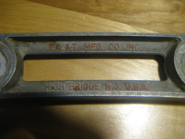 Niveau de métal de 24 pouces des années 1950. dans Autre  à Trois-Rivières - Image 3
